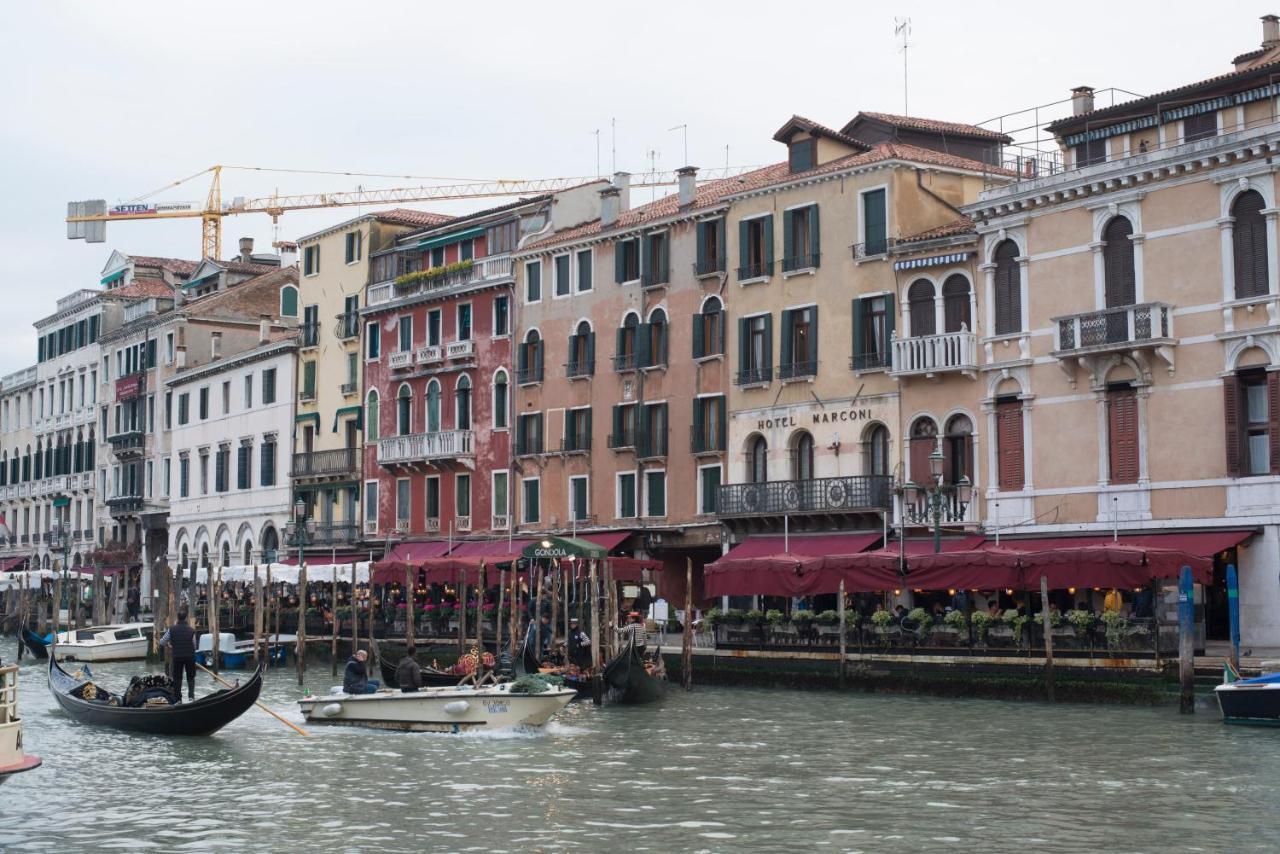 Magic Rialto Hotel เวนิส ภายนอก รูปภาพ